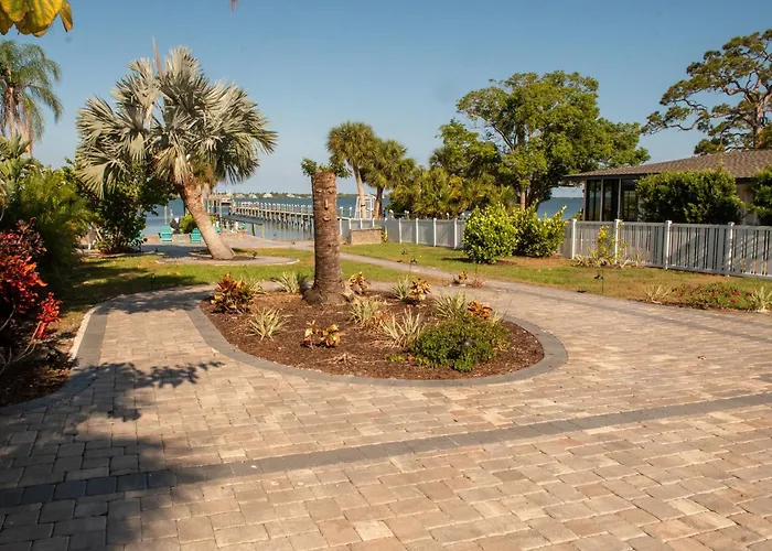 Paradise Cove On Lemon Bay