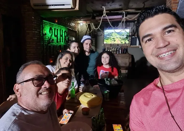 04 Quarto, com sala, cozinha, banheiro e sacada