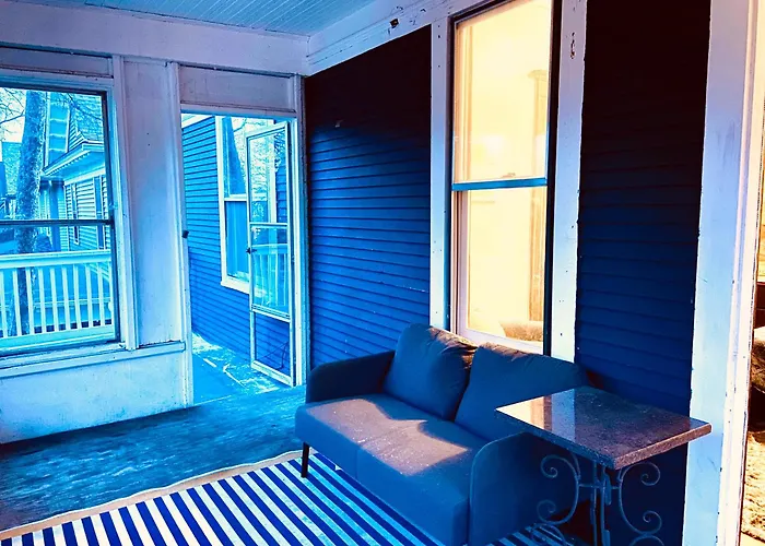 Treetop Apartment In The Heart Of Mpls