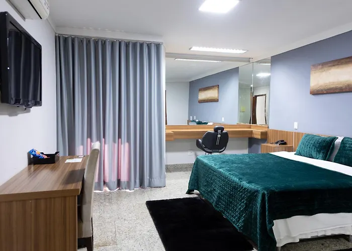 BOMBONATO HOTEL - Fácil Acesso ao Aeroporto e parque de Exposições ABCZ