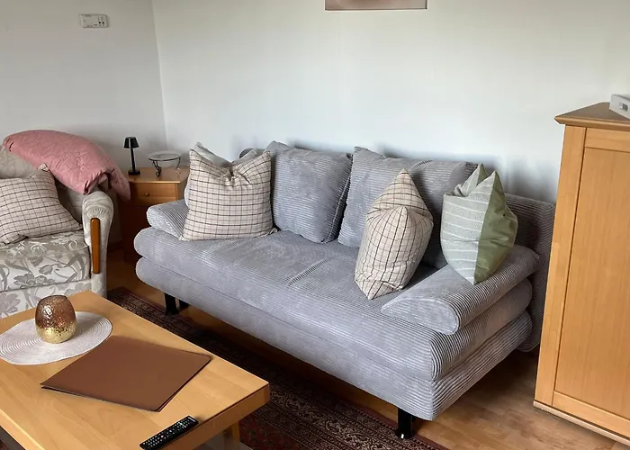 Ferienwohnung mit WINTERGARTEN in Bahnhofsnähe