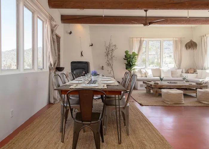 Desert Lily - Sunrise Suite With Private Hot Tub And Shared Pool