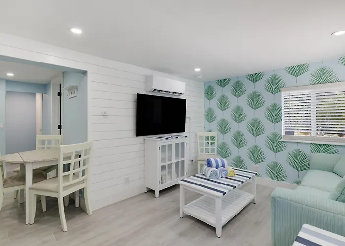 The Egret Residence At The Sandpiper Inn Bikes Beachgear