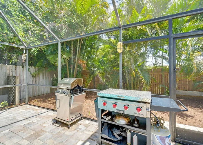 Pet-Friendly Home W/ Pool, Close To Venice Beaches