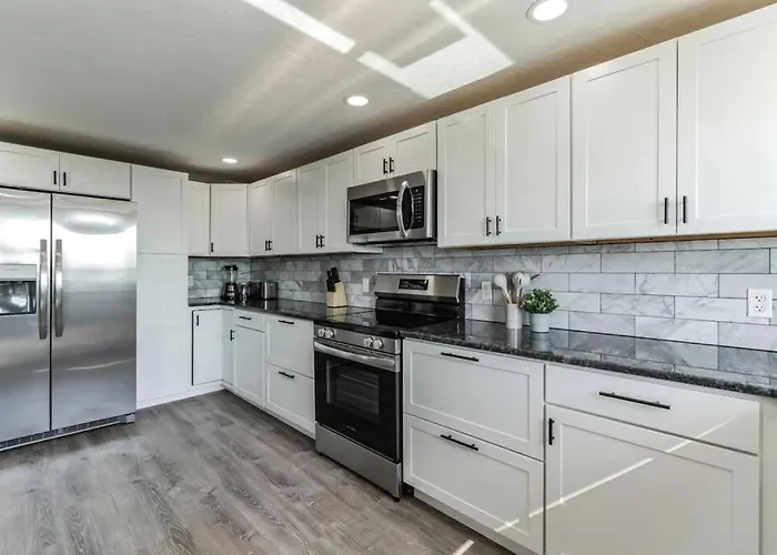 Modern 3 Bedroom Beach Retreat With Private Balcony