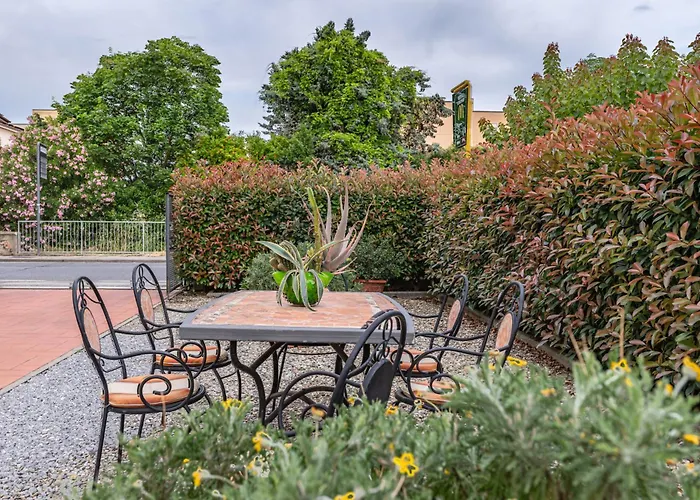 Guesthost - Irene Holiday Home With Patio And Parking