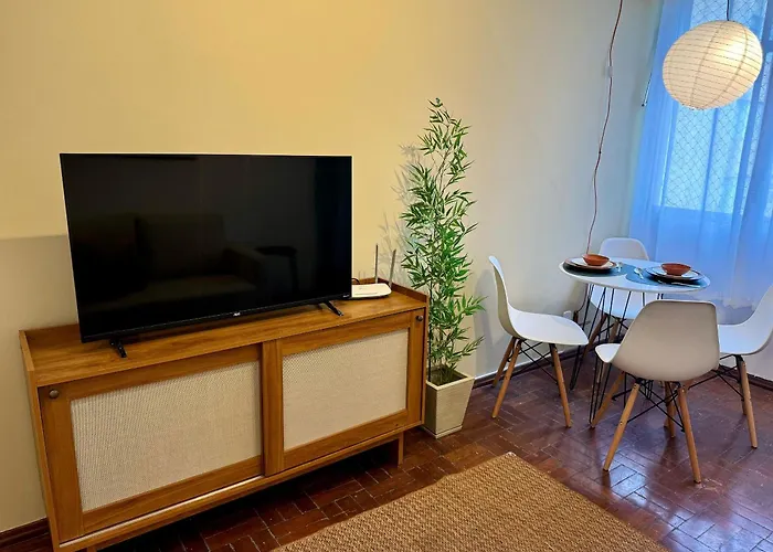 Apartamento ao lado da Praça do Suspiro com vaga de garagem