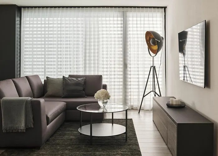 Spacious 1 Bedroom Apartment With Balcony