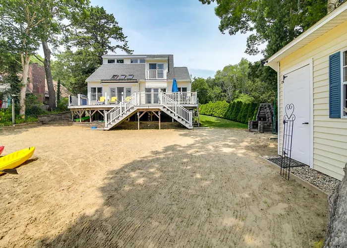 Plymouth Getaway W/ Private Lake Beach + Kayaks!
