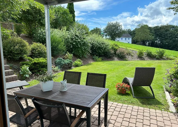 Ruhige Ferienwohnung mit Terrasse für 2 Personen
