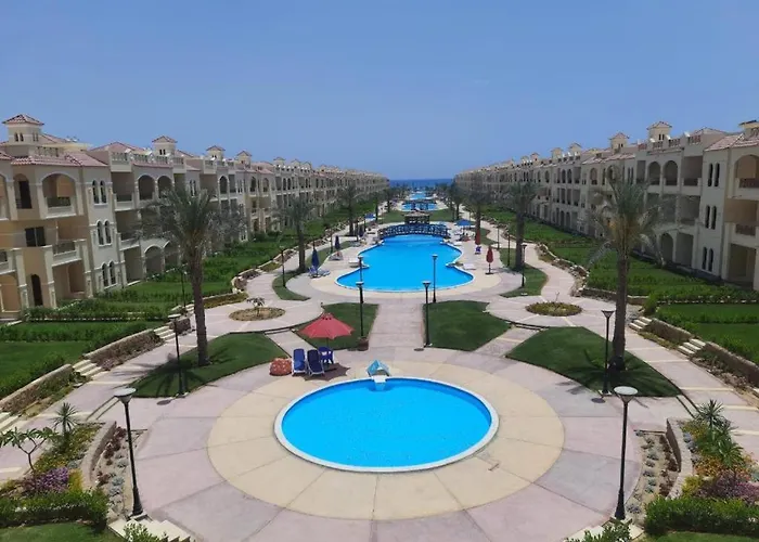 La Sirena Palm Families Only
