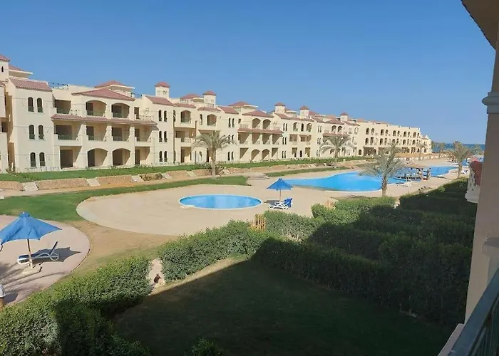La Sirena Palm Families Only