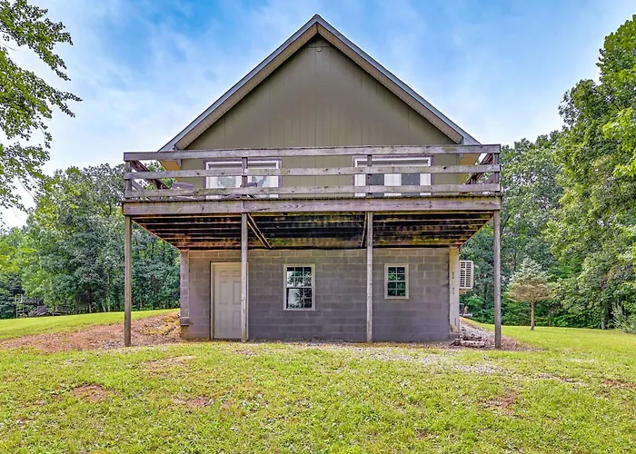 Kentucky Cabin Retreat W/ Covered Porch & Views