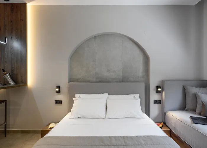 Loena Luxury Suites