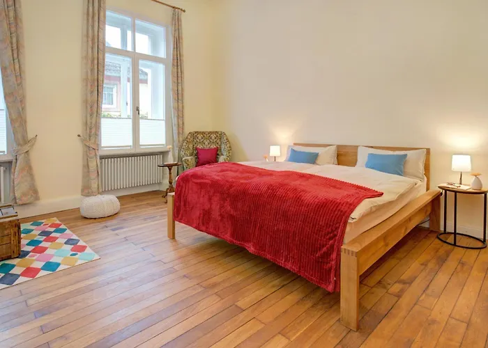 Charmante Altbauwohnung mit Gartenblick