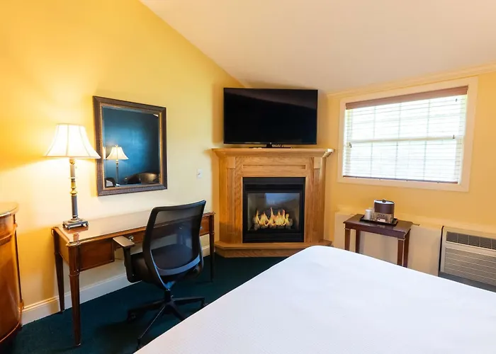 Fireside Inn & Suites Waterville