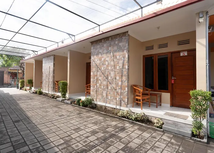 RedDoorz near Buleleng Harbour 2