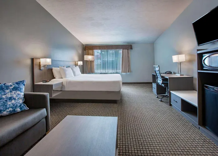 Days Inn & Suites By Wyndham Moncton