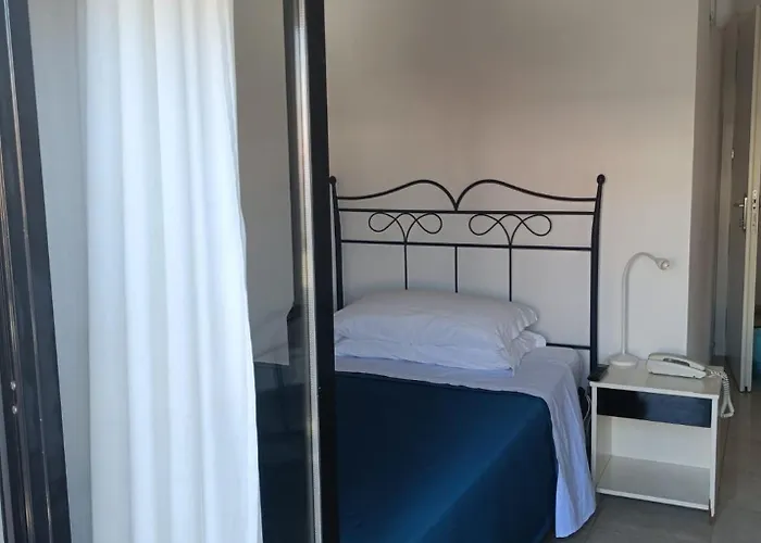 Sympathy Hotel