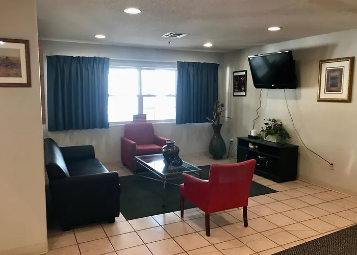 Chadron Inn & Suites