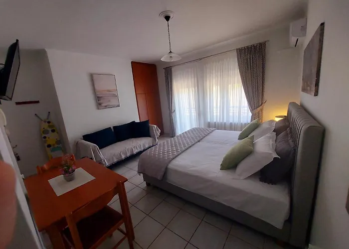 Eleni'S Apartments Igoumenitsa - Γκαρσονιέρα 2Ου Ορόφου Επιπλωμένη, Εξοπλισμένη