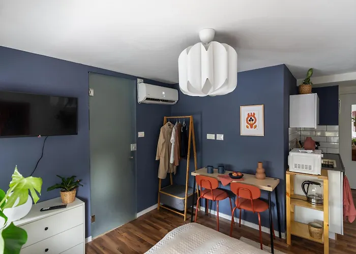 Dotan'S Boutique Studios - By Gordon Beach!