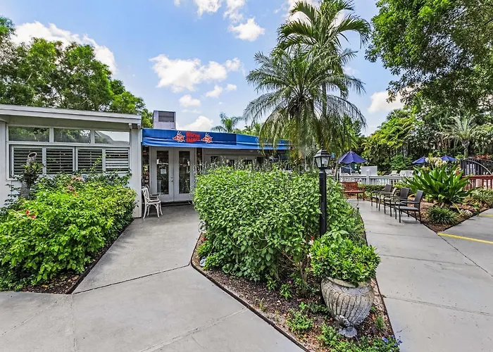 Park Shore Resort Beautiful Deluxe 2 Bed 2Bath Condo