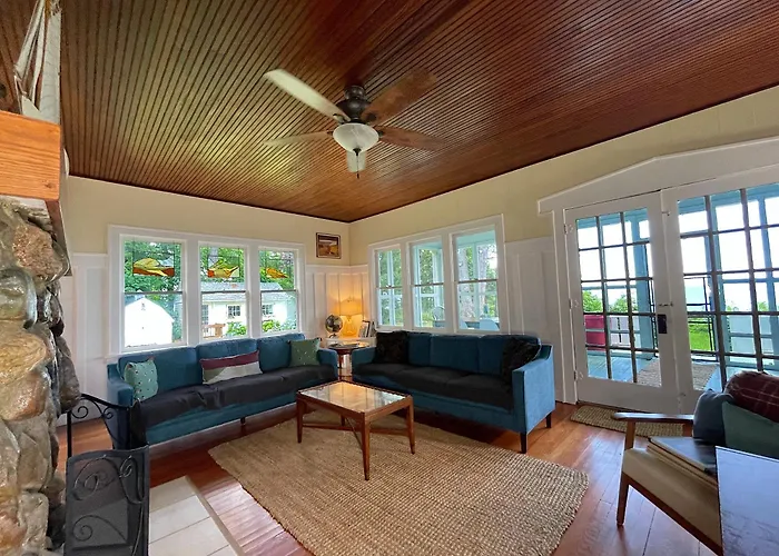 Waterfront Cottages In Lexington Vacation Homes