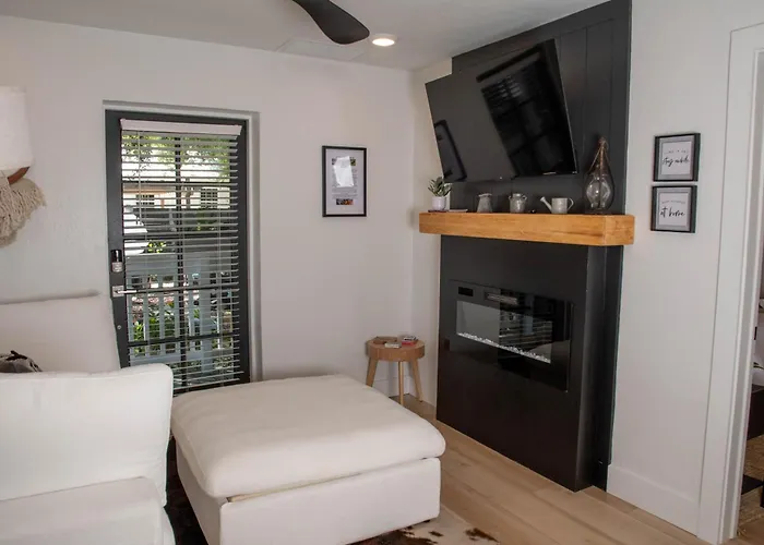 Walk To Best Eats And Shops And Stay In Style
