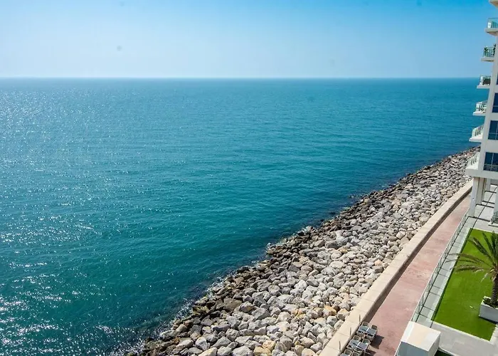 Contemporary Full Ocean View Apartment