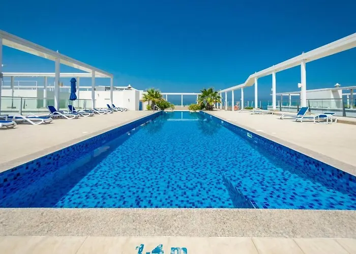 Contemporary Full Ocean View Apartment