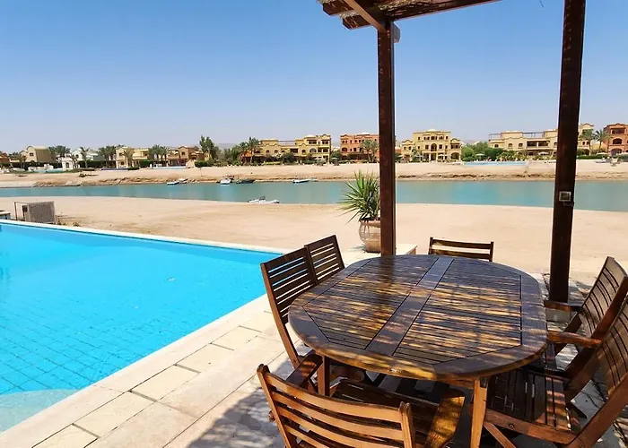 Nayah Stays, Lagoons Beach, Paradise 3 Ensuite With Private Pool