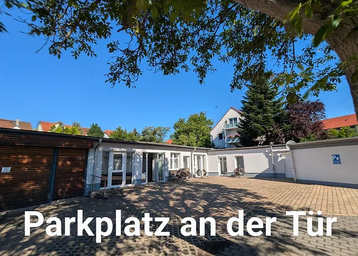 FeWo Urban Gotha - Apartment Orangerie - Am Schlosspark- Parken an der der Tür- Barrierefrei, 900 Meter zum Bahnhof - Wallbox