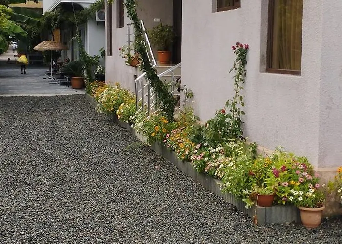 Lia Guest House