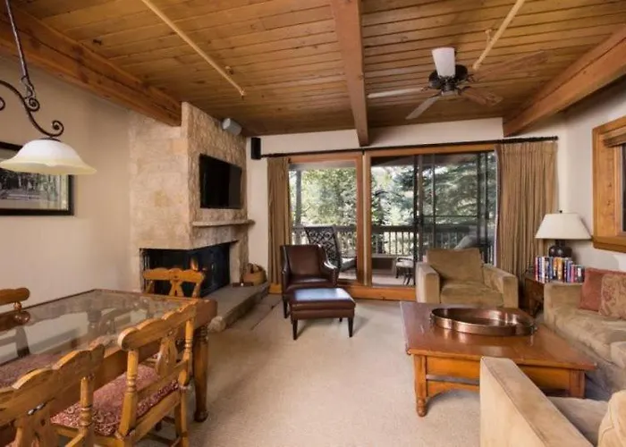 Mountain Haven: Aspen Retreat with Pool and Spa
