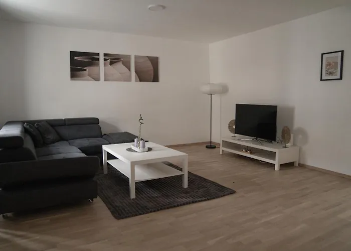Beautiful Central City Apartment - 2Br, Wifi, Netflix & Ps4