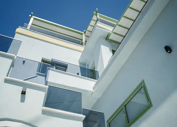 Karnayo Apartments