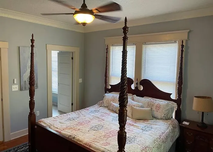 Tuscawilla A, Apt In Historic Downtown, Two Bed Two Bath