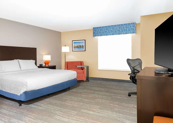 Hampton Inn & Suites Madison Downtown
