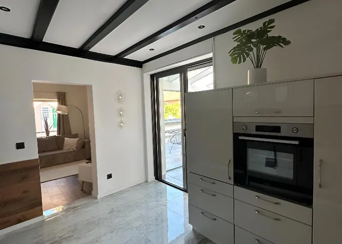 Charmante Ferienwohnung mit großer Dachterrasse&Wintergarten