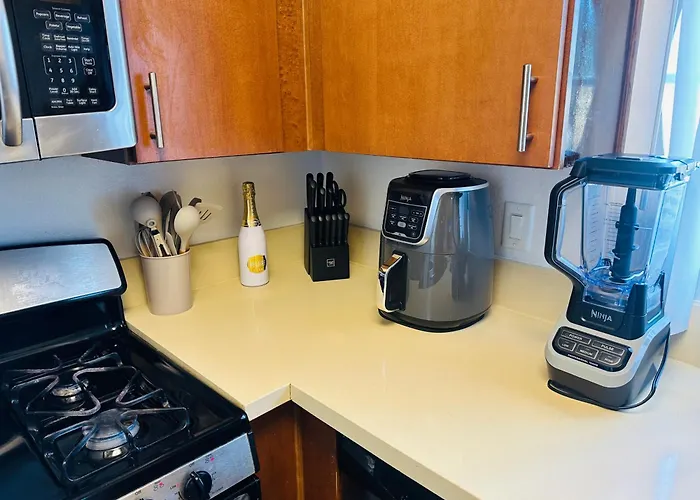 Mid-City Charm 2Br Near Las Hotspots!