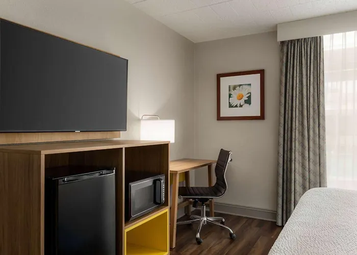 Days Hotel By Wyndham Allentown Airport / Lehigh Valley