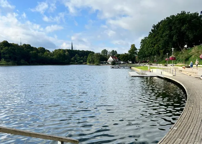 Panoramablick über den See