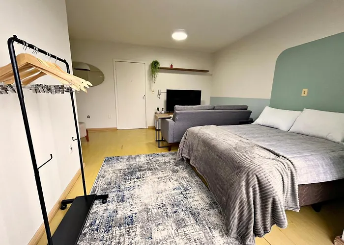 Ap De Temporada No Ed Lyon Por Select Stays