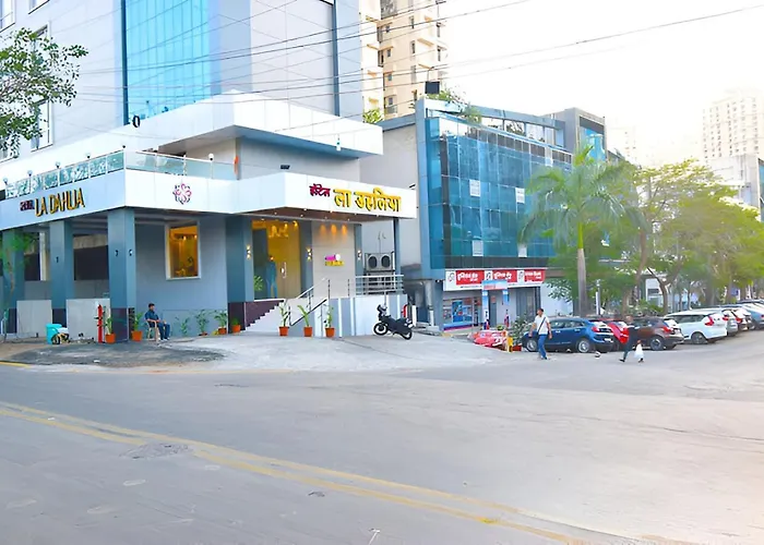 Glitz Hotels La Dahlia - Premium