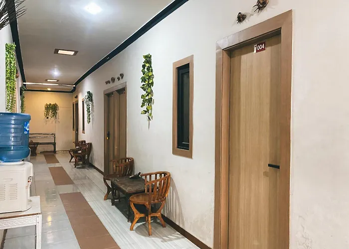 Central House Karimunjawa Mitra Reddoorz