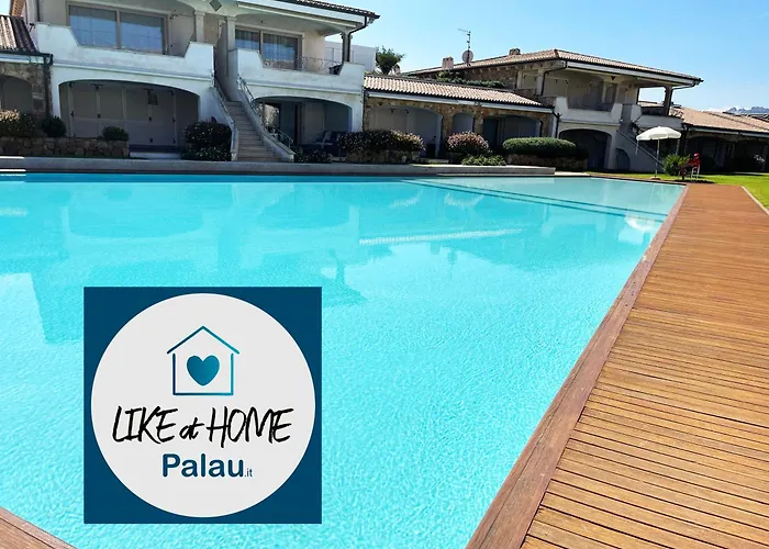 LIKE at HOME n 12 Poolside Garden Apartment