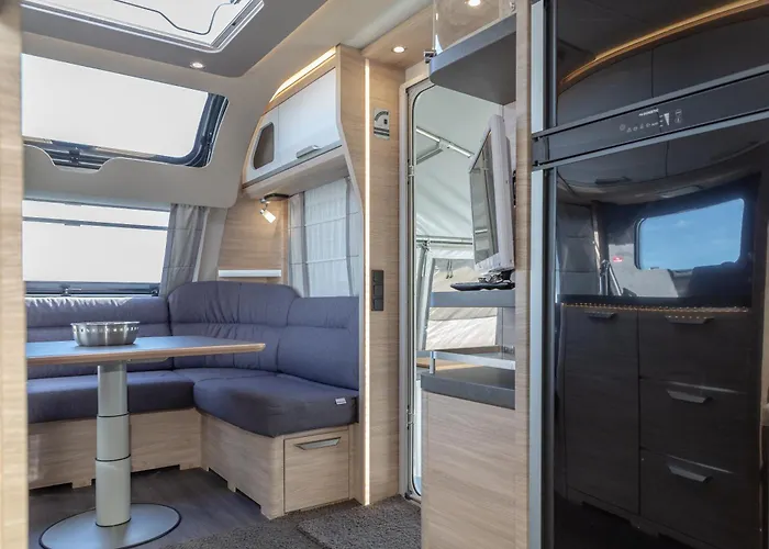 CAMPING-SYLT Wohnwagen mit Blick aufs Meer