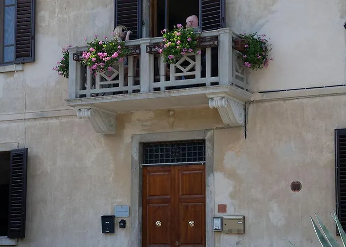 Un Passo Dalle Torri