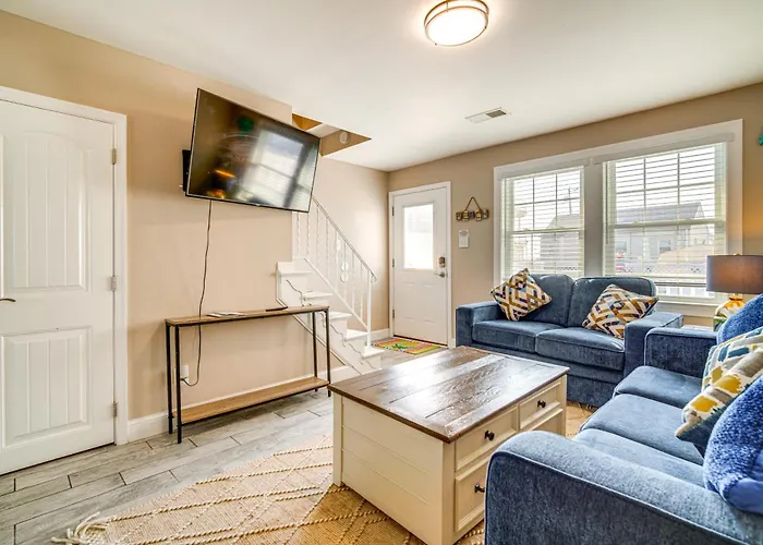 Bright Brigantine Townhome: Steps To Beach Access!